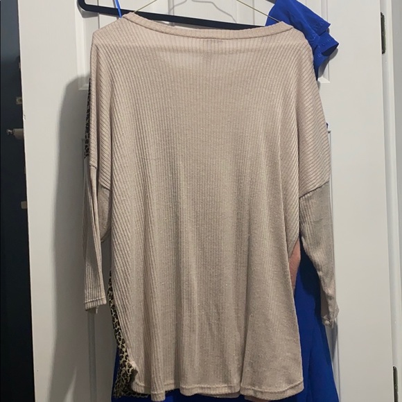 Top - Picture 5 of 7